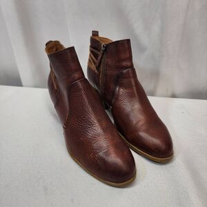 Comfortiva Kinsley Bootie Women's 11 Wide Brown Leather Ankle Book Round Toe